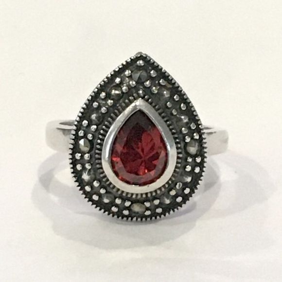 Vintage Genuine Garnet Sterling Silver Marcasite Cocktail Ring Sz 7